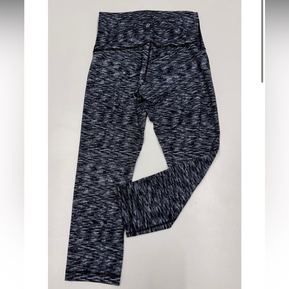 Lululemon Sz 8 Wunder Under Crop (Hi-Rise) Dramatic Static White Black - Picture 4 of 11